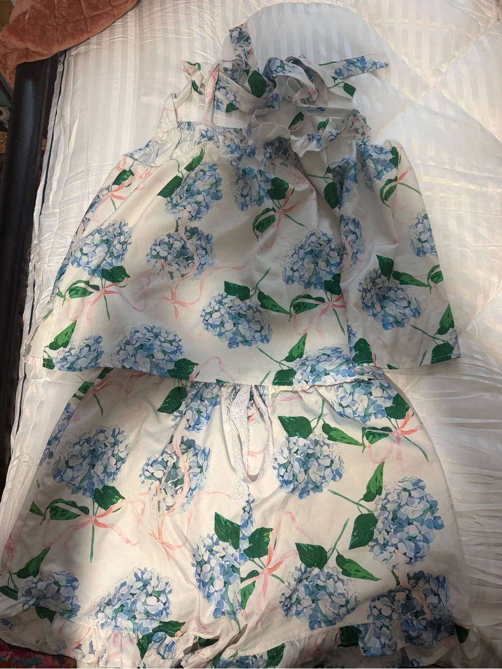Girls Floral Hydrangea Two-Piece Pajama Set - White & Blue